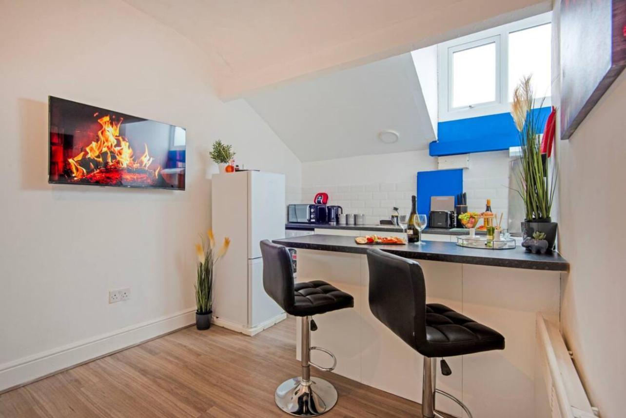 5 Minute Walk From Bury City Centre -1 Bed Flat Exterior photo